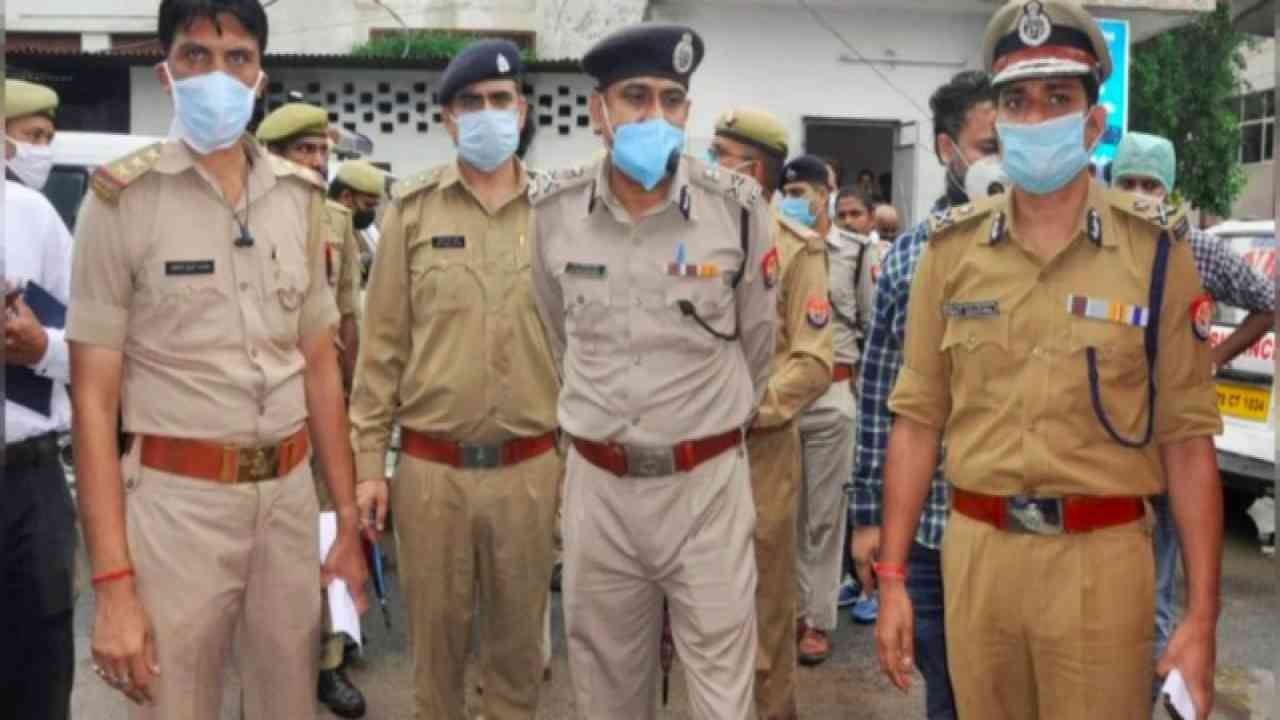 मैनपुरी उपचुनाव : यादव-मुस्लिम पुलिसकर्मियों की नहीं लगी ड्यूटी, वायरल लिस्ट से बरपा हंगामा