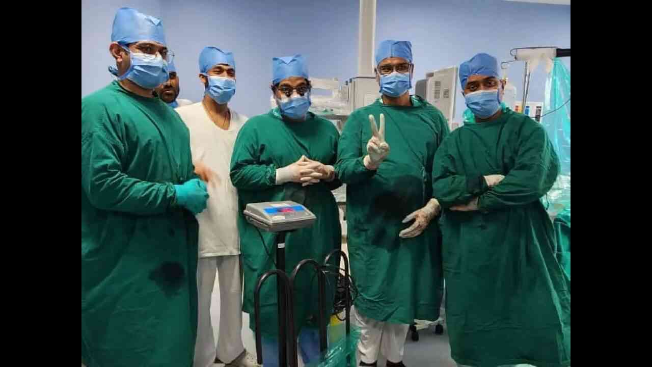 वाराणसी के डॉक्टरों ने किया देश का सबसे बड़ा ट्यूमर ऑपरेशन