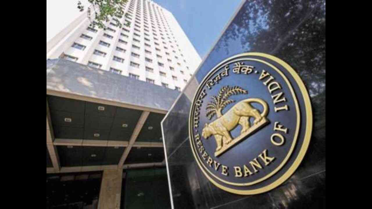 भारतीय रिजर्व बैंक: आरबीआई ने कसे नकेल, पांच सहभागियों के छह पर निकासी सहित कई प्रतिबंध, महीनों तक प्रभावी, आपका अकाउन्ट तो नहीं, ऐसे करें चेक