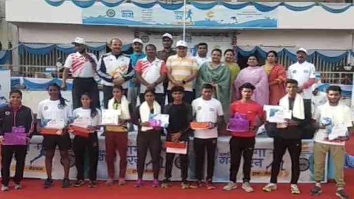 बाबू स्टेडियम में  हॉफ मैराथन का आयोजन, खिलाड़ियों ने बढ़ चढ़कर लिया हिस्सा