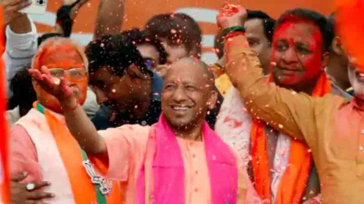 CM योगी ने दी होली की शुभकामनाएं, कहा - त्योहार में धार्मिक परंपरा का सम्मान हो