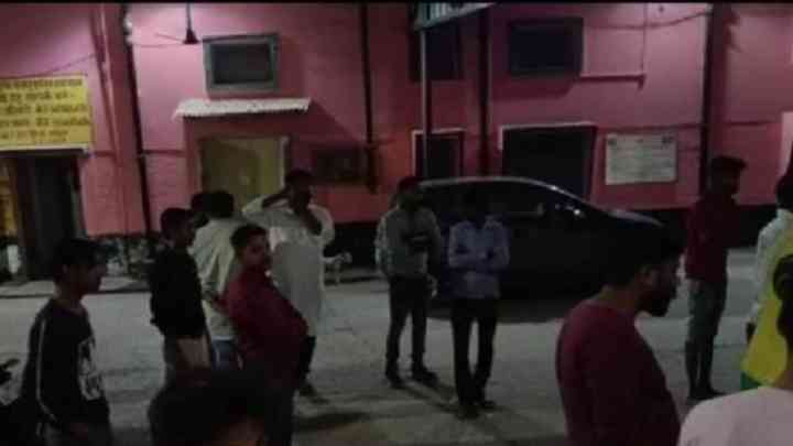 रायबरेली में दर्दनाक हादसा! ट्रक ने दो बहनों समेत 4 को कुचला, 8 साल का मासूम लड़ रहा जिंदगी की जंग