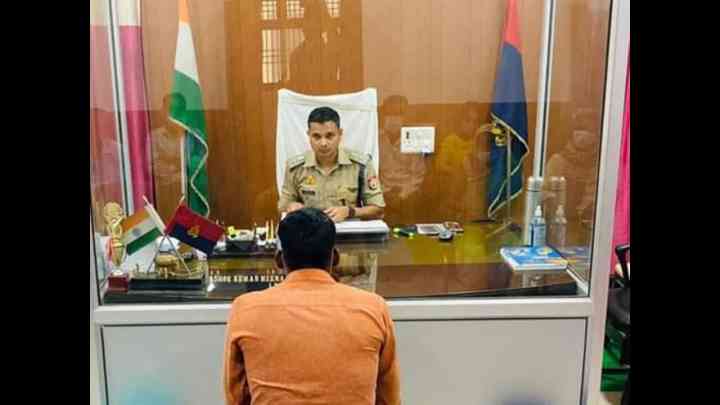 उत्तर प्रदेश: पत्नी के गुस्से का हवाला देकर एसपी फर्रुखाबाद को सिपाही का होली अवकाश आवेदन वायरल