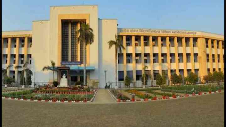 कानपुर के हैलेट अस्पताल में बड़ी लापरवाही, तीन वार्ड में मिले एक्सपायरी इंजेक्शन