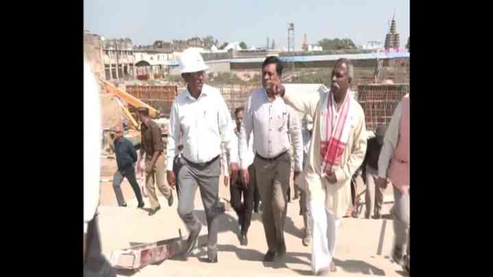 यूपी: सूचना एवं प्रसारण सचिव ने किया राम मंदिर स्थल का दौरा, कहा- 'सभी को इस मंदिर का इंतजार'