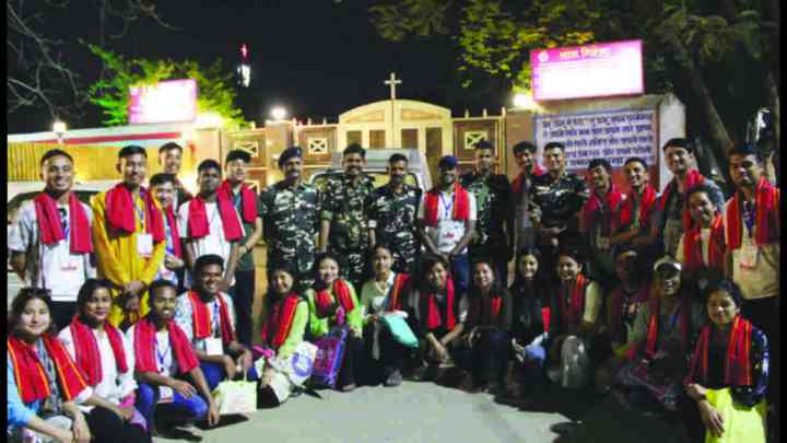 उत्तर प्रदेश यात्रा के दौरान काफी उत्साहित दिखे मेघालय के युवा, पीएम मोदी को कहा आभार