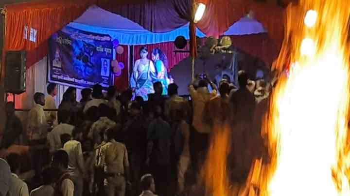 धधकती चिताओं के बीच श्मशान में नगरवधुओं का नृत्य, नरकीय जीवन से मांगी मुक्ति