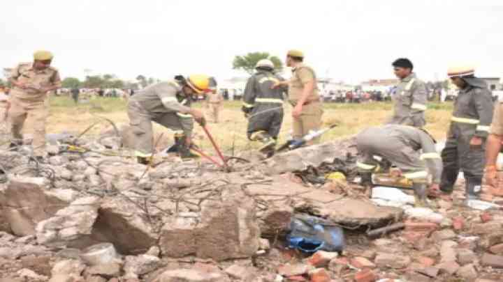 UP: केमिकल बनाते समय मकान में ब्लास्ट, 4 की मौत, दूर-दूर तक गिरे शवों के टुकडे़