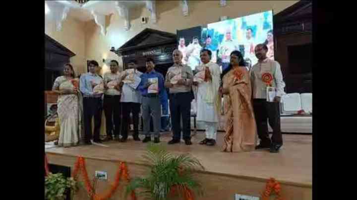 उत्तर प्रदेश के मुख्य सचिव ने 'जी20-इश्यूज एंड ऑपर्च्युनिटीज' पुस्तक का किया विमोचन