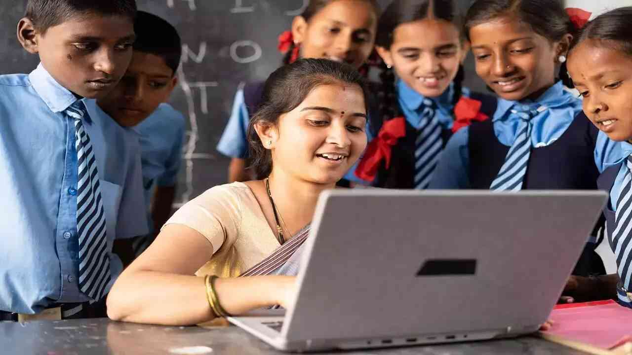उत्तर प्रदेश सरकार माध्यमिक विद्यालयों में छात्रों की ऑनलाइन उपस्थिति की योजना बना रही है