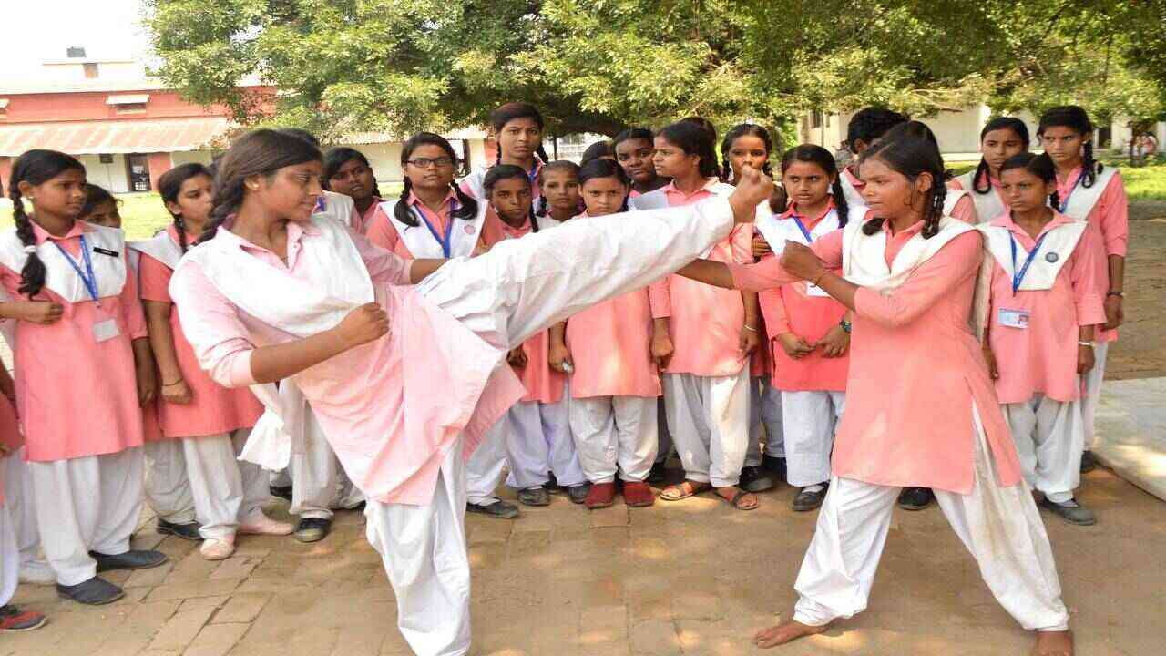 UP Schools Trains Self-Defense to Girls: उत्तर प्रदेश के स्कूलों ने आत्मरक्षा में 2 लाख से अधिक लड़कियों को प्रशिक्षित किया