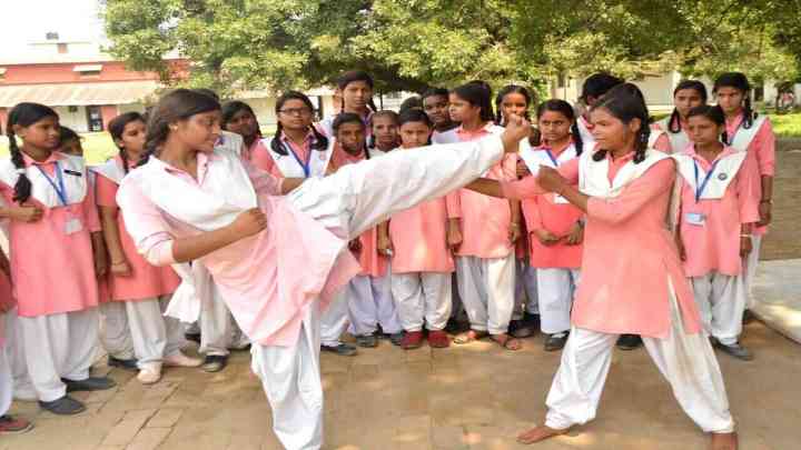UP Schools Train Self-Defense to Girls: उत्तर प्रदेश के स्कूलों ने आत्मरक्षा में 2 लाख से अधिक लड़कियों को प्रशिक्षित किया
