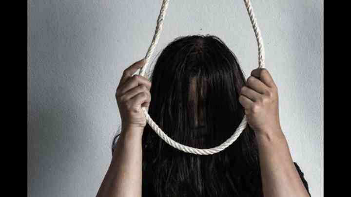 Student Hangs Herself in UP: यूपी के लखनऊ में छात्रा ने फांसी लगाकर जान दी, स्कूल प्रिंसिपल के खिलाफ मामला दर्ज