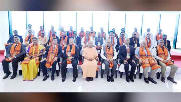 CM योगी ने राज्य लोक सेवा आयोग के अध्यक्षों के 24वें राष्ट्रीय सम्मेलन का किया उद्धाटन