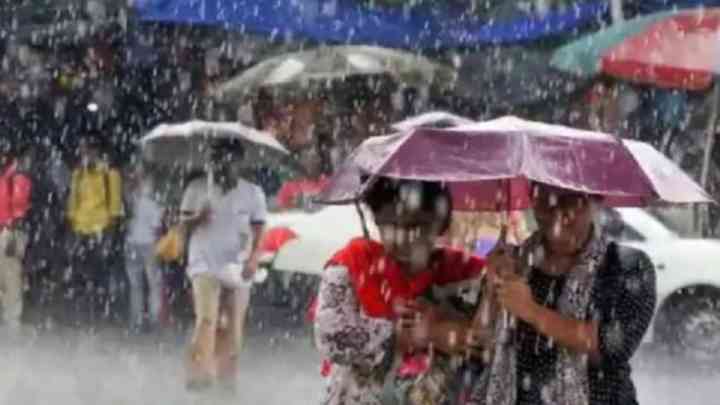 UP में बारिश को लेकर अलर्ट! आने वाले तीन दिनों तक छाए रहेंगे बादल