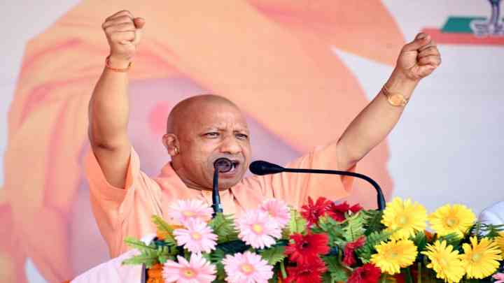 सीएम योगी ने तेलीबाग में निकाय चुनाव को लेकर की जनसभा, बोले- पहले मतदान फिर जलपान