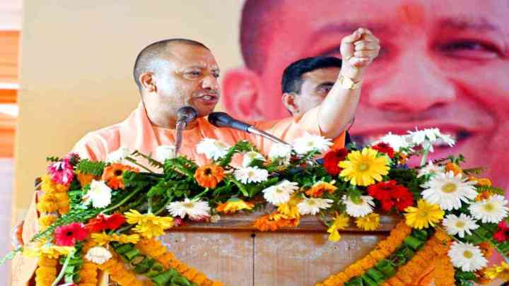 बुलेट ट्रेन की स्पीड से आगे बढ़ रहा सिद्धार्थनगर, CM Yogi  बोले दुनिया के लिए संकटमोचक बनें PM Modi