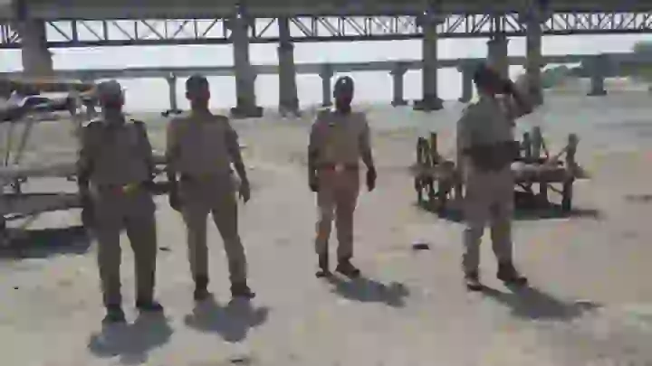 यूपी: प्रयागराज में गंगा में नहाते समय RAF जवान सहित डूबे 3 बच्चे, चारों की मौत