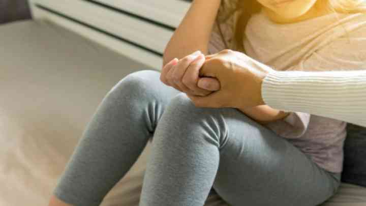 मेरठ में कपल ने खाया जहर, 4 बच्चों के पिता से शादी चाहती थी युवती, परिजन नहीं माने तो सुसाइड की कोशिश
