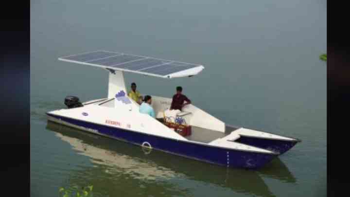 सौर ऊर्जा को बढ़ावा देने के लिए सरकार ने उठाया कदम, अब अयोध्या के साथ-साथ पांच धार्मिक स्थलों पर चलेगी सोलर बोट