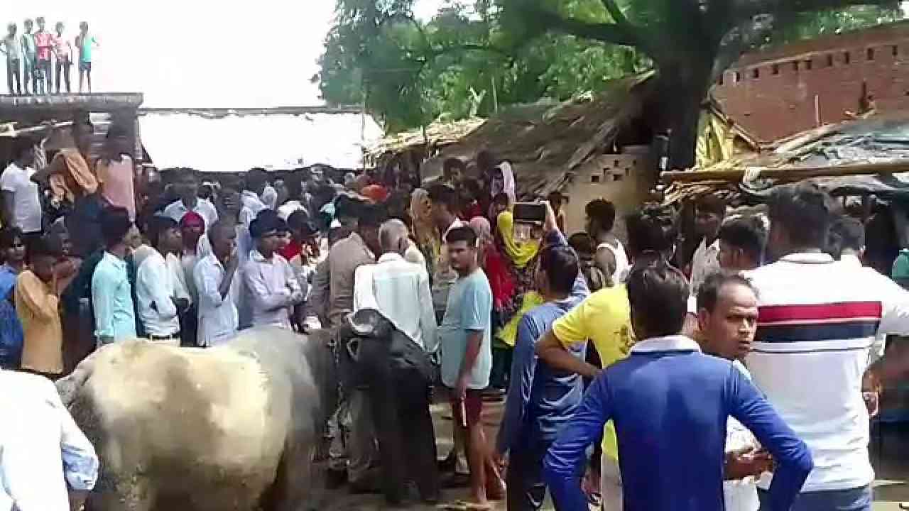 प्रशासन की लापरवाही! बरसात के पानी से भरे गड्ढे में डूबे दो मासूम, मौत