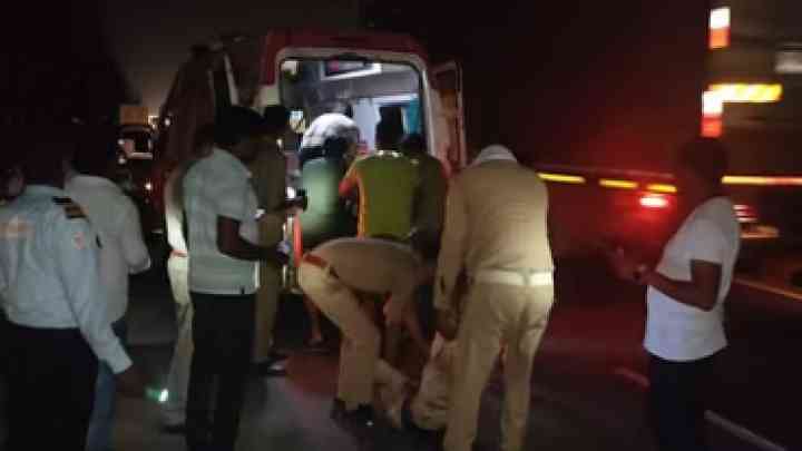 औरैया: श्रद्धालुओं से भरी बस पलटी, दर्शनों के लिए मथुरा जा रहे थे यात्री