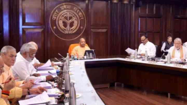 UP Cabinet Meeting: यूपी कैबिनेट में 32 प्रस्तावों पर लगी मुहर, सस्ती होगी 5जी सेवा, निजी निवेश को मिलेगा बढ़ावा