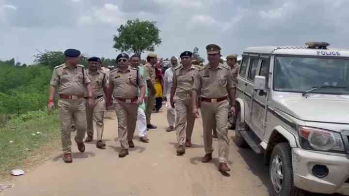 हरियाणा के नूंह में हुई हिंसा के बाद मथुरा में भी अलर्ट, बॉर्डर पर भारी पुलिस बल तैनात, सीमाएं सील