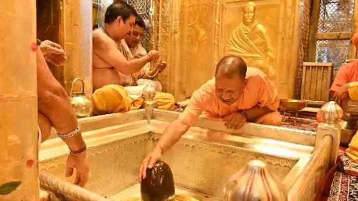 22 महीनों में सीएम योगी श्री काशी धाम में 100 बार लगा चुके हैं हाजिरी!  11 करोड़ 72 लाख से ज्यादा भक्तों ने किए बाबा विश्वनाथ के दर्शन