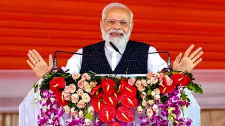 PM मोदी ने वाराणसी में अंतरराष्ट्रीय क्रिकेट स्टेडियम की रखी आधारशिला, बोले- काशी के कायाकल्प के लिए विकास के नये अध्याय लिखते रहेंगे हम