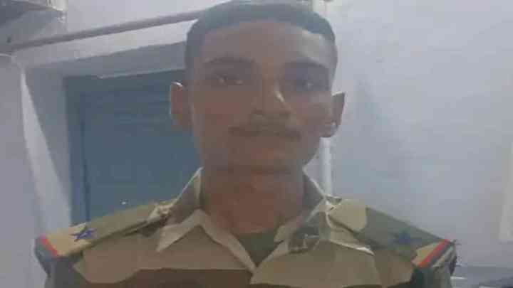 लखनऊ:  चौधरी चरण सिंह एयरपोर्ट सुरक्षा में चूक,  CISF की वर्दी घूम रहा था संदिग्ध व्यक्ति, किया अरेस्ट