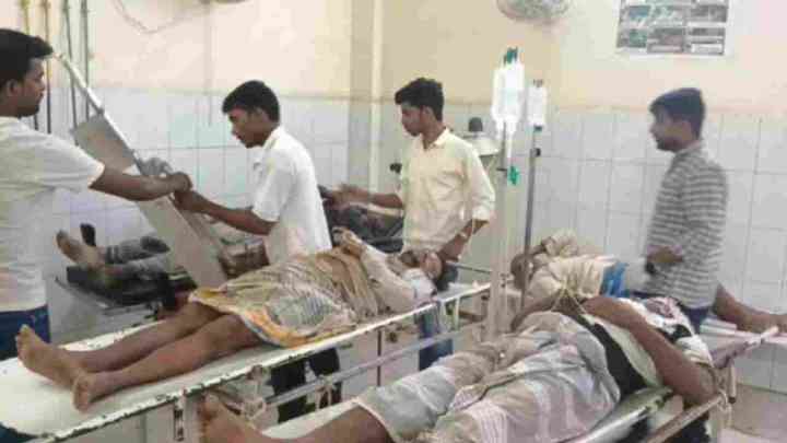 बलिया में दर्दनाक हादसा, अज्ञात वाहन ने ऑटो को मारी टक्कर, 4 लोगों की मौत, कई घायल