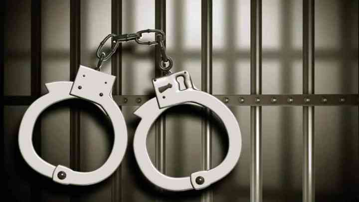 गोरखपुर में एंटी करप्शन टीम को मिली बड़ी कामयाबी, 10 हजार की रिश्वत लेते चकबंदी लेखपाल अरेस्ट