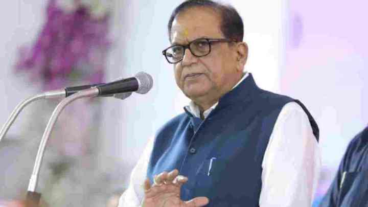 UP News: बसपा नेता सतीश चंद्र मिश्रा के नाती को स्कूल में पीटा, महिला शिक्षक पर मामला दर्ज