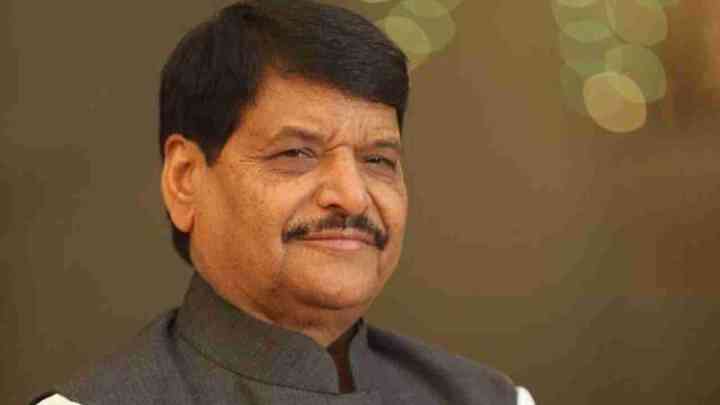 अखिलेश यादव के चाचा का आजम खान की सजा पर छलका दर्द, शायरी के जरिए किया बयां