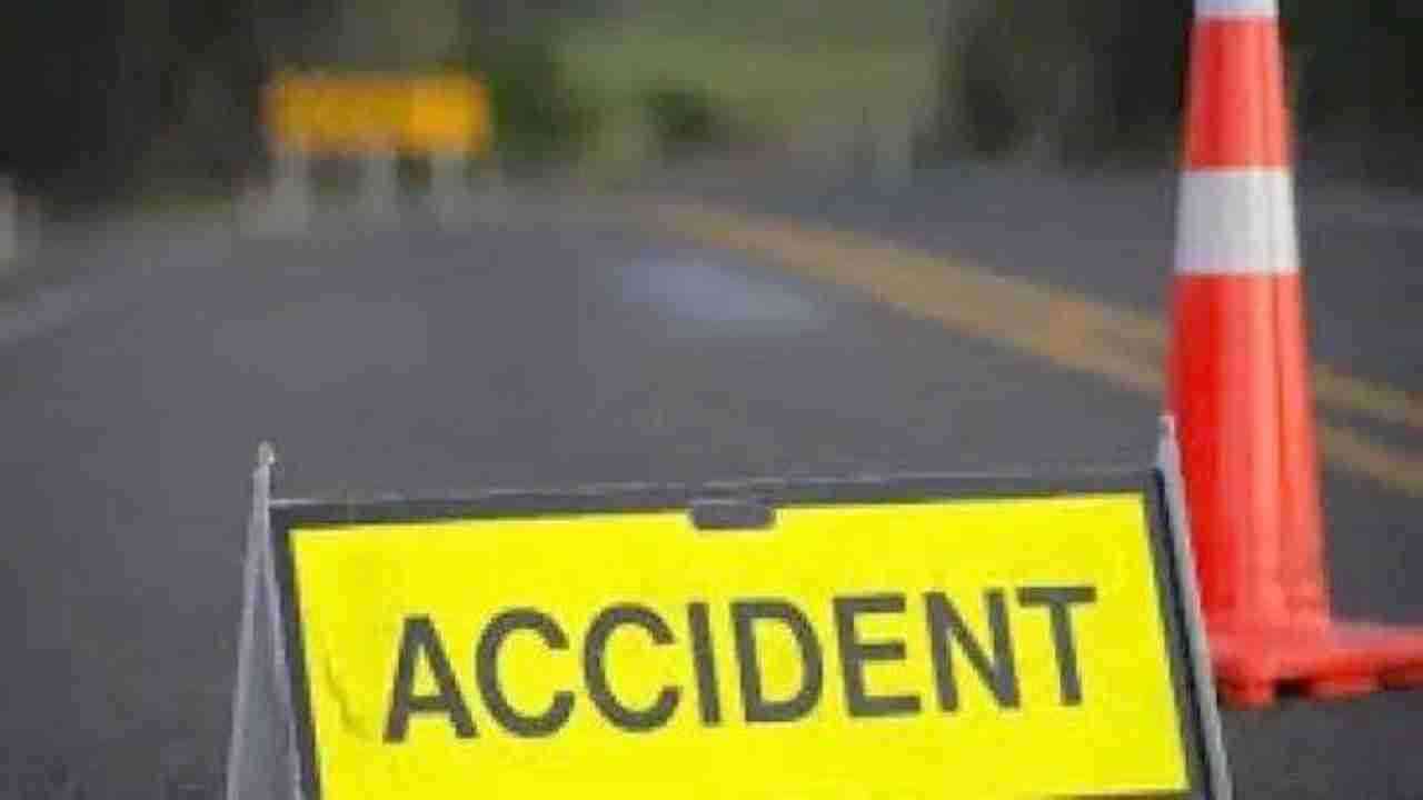 UP News: मिर्जापुर में एक दर्दनाक हादसा, ट्रेलर और कार में जोरदार भिड़ंत, 4 लोगों की मौत