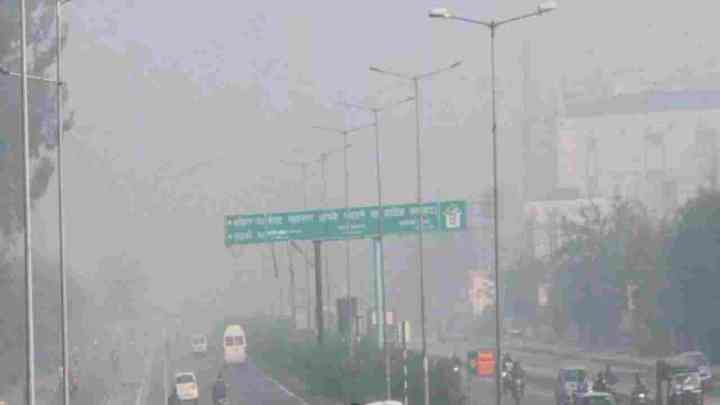 UP Air Pollution: दीपावली के बाद यूपी के कई शहरों की आबोहवा खराब, मेरठ का AQI पहुंचा 400 के पार