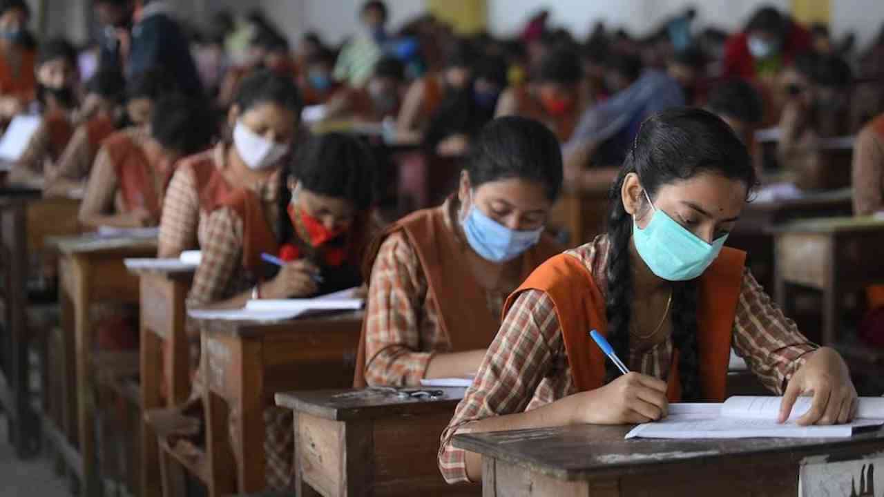 UP Board Exam: यूपी बोर्ड की कक्षा 10वीं, 12वीं परीक्षा की डेटशीट जारी, इस दिन से शुरू होंगे एग्जाम