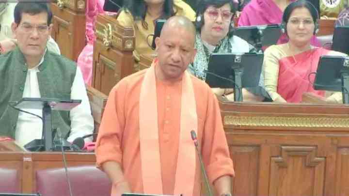 UP News: सीएम योगी ने विपक्ष पर साधा निशाना, कहा- समाजवादियों के कारनामों को कभी भूल नहीं सकती जनता