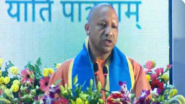 UP News: आईआईआईटी के दीक्षांत समारोह में बोले CM योगी,  डाटा सेंटर का हब बन रहा है उत्तर प्रदेश