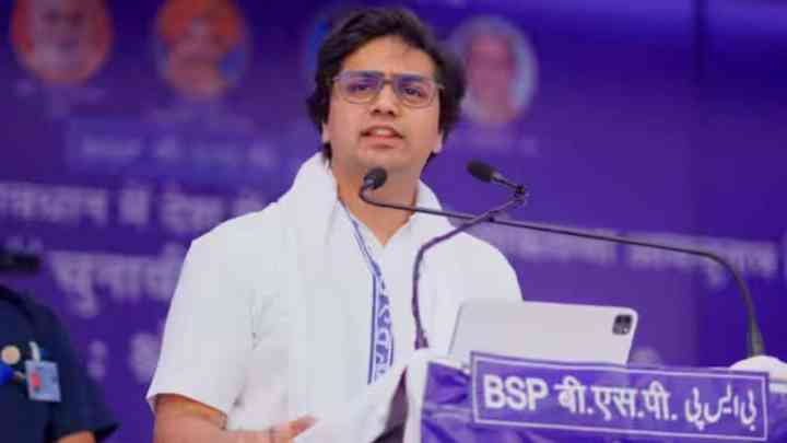 UP: भड़काऊ भाषण देने पर BSP नेता आकाश आनंद और तीन प्रत्याशियों समेत 30 अज्ञात के खिलाफ FIR दर्ज