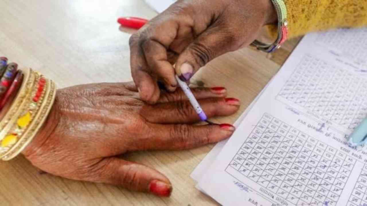 UP Lok Sabha Election First Phase: उत्तर प्रदेश की 8 लोकसभा सीटों पर वोटिंग जारी, 11 बजे तक हुआ 25.20 प्रतिशत मतदान