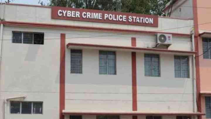 UP News: लोकसभा चुनाव के बाद यूपी में 57 जनपदों में स्थापित होंगे साइबर क्राइम थाने, योगी सरकार का फैसला