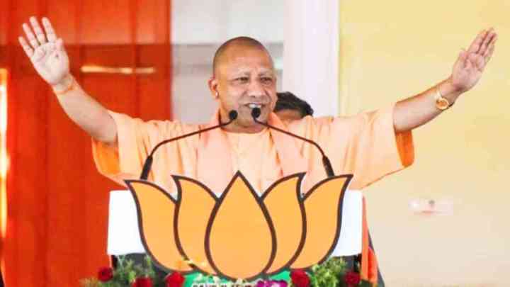 UP News: बाबा साहेब के संविधान का अपमान करना चाहती है सपा और कांग्रेस- सीएम योगी