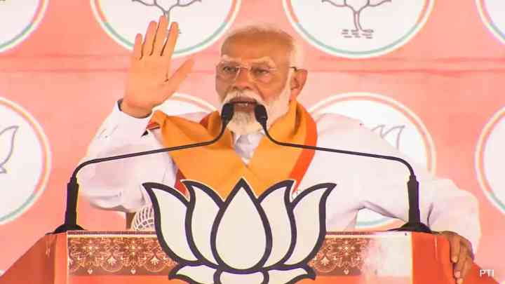UP: 'मैं कप, प्लेट धोते हुए बड़ा हुआ हूं', मिर्ज़ापुर में पीएम मोदी, बोले- 'चाय से रिश्ता बहुत गहरा'