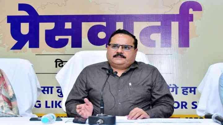 यूपी में 10 हजार से ज्यादा अवैध शस्त्र किए गए सीज, अवैध शस्त्र बनाने वाले 188 केंद्र सीज