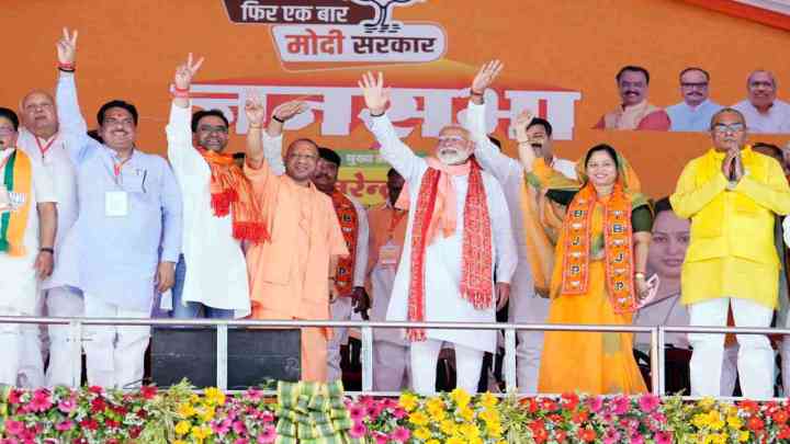UP Lok Sabha Election 2024: जब से योगी आए हैं, UP का बदला माहौल, PM मोदी ने की यूपी सीएम की तारीफ
