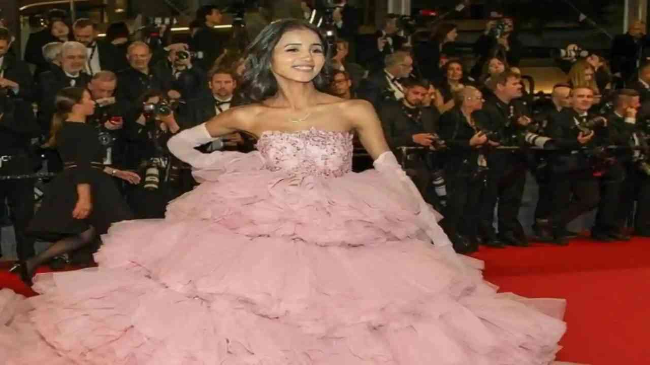 Cannes 2024: यूपी की छोरी विदेशों में दिखा रही जलवा, आखिर कौन हैं Nancy Tyagi?, जिसकी हर जगह हो रही चर्चा