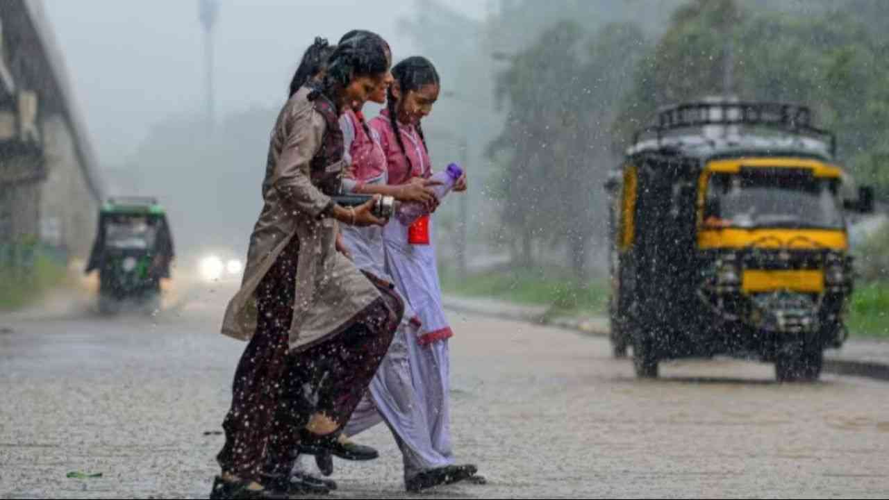 UP Weather Update: दाना तूफान के कारण कहां-कहां होगी बारिश?