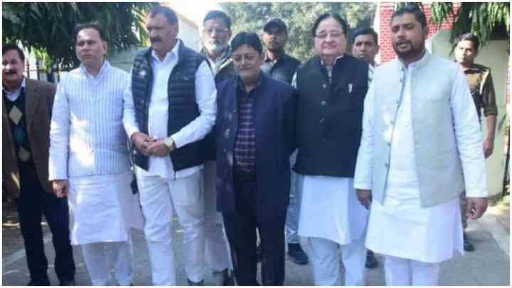 संभल हिंसा के आरोपियों से सपा नेताओं की  मुलाकात कराने पर मुरादाबाद के जेलर-डिप्टी जेलर सस्पेंड